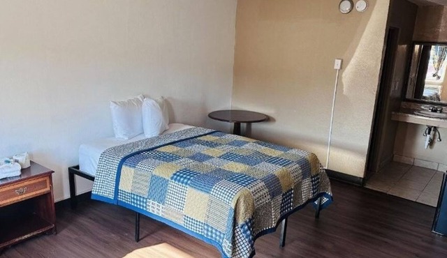 3 Simple Queen Room Perfect for Business Stays