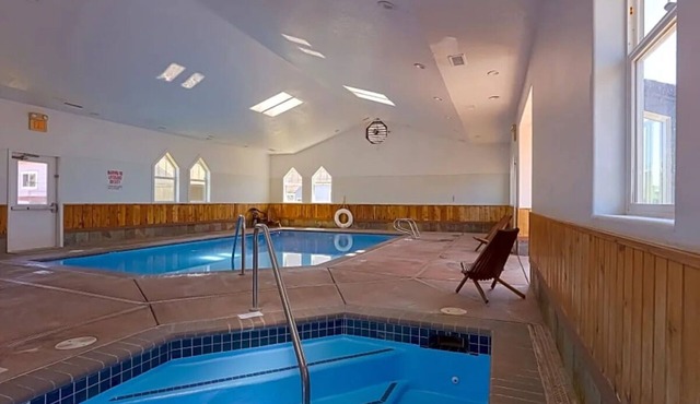 3 Simple Rooms for Families w/Fridge + Microwave Near Newport Attractions