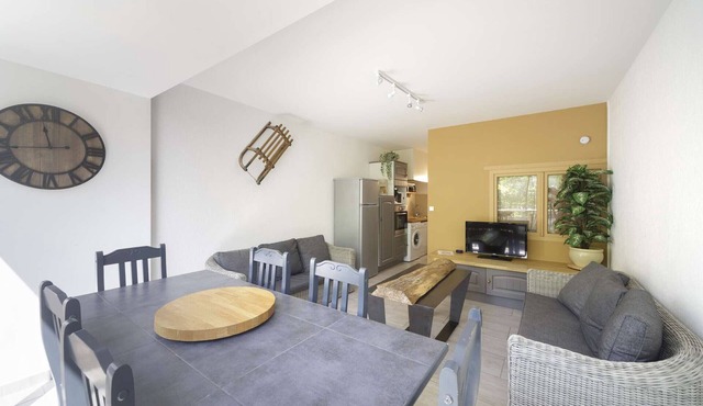 3-star apartment for 6 with ski locker in Gourette