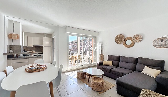 3-star apartment with terrace for 7 people 150m from Cavalière beach