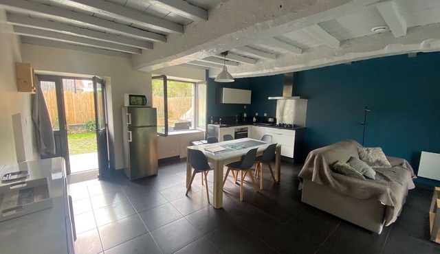 3-star gîte "la Belle Fumée" in quiet location with large garden, near Rance and sea