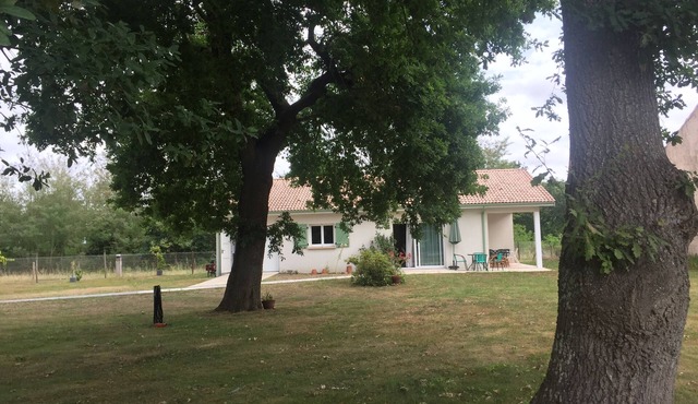 3-star meublé de tourisme on 1000m2 of wooded grounds