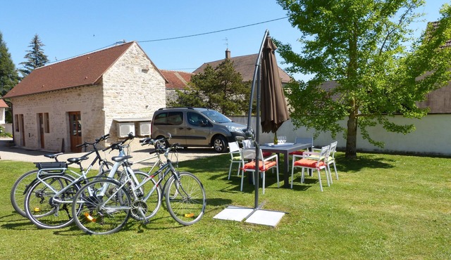 3-star Pommard gîte with air conditioning & garden for couples & families
