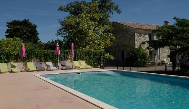 3-star Provencal farmhouse with private pool in the vineyards 14 people maximum