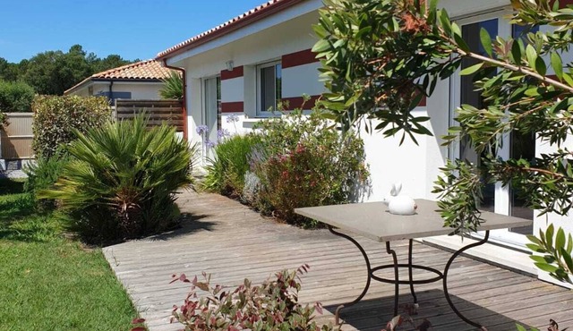 3-star Villa Nelson sleeps 6 3 bedrooms private pool