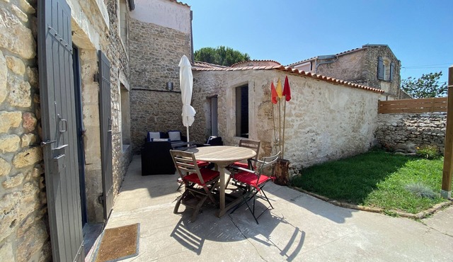 3 stars: between land and sea, lovely house.