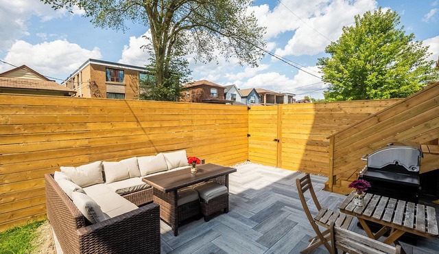 3-Storey Designer House with 3 Bedrooms, 3 Bathrooms and 2 Patios w/2 parkings