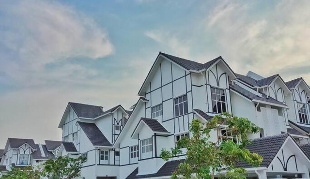 3 Storey Swimming Pool&Projector House Setia Alam