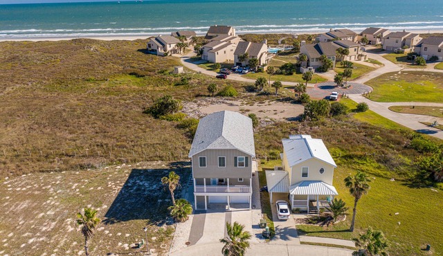 3-Story, ALL en suite, Elevator, 2 Kings, Gulf/Beach Views, Hot Tub & Slingshot!