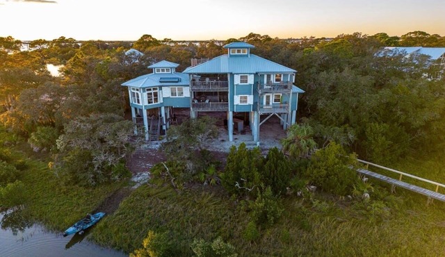 3 Story Haven! Fire Pit+kayaks~updated~360 Views!