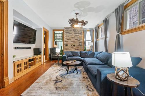3-Story Historic Home with Steam Shower and 3 King Beds in Walkable Shadyside