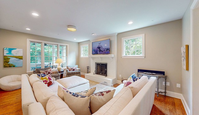 3-story home near river with patio, firepit, Ping-Pong, grill and wood fireplace