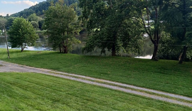 3 Story House on New River