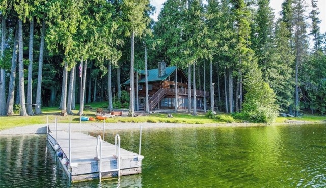 3-Story Lake-Front Log Home with Private Beach Access on Bull Lake, MT