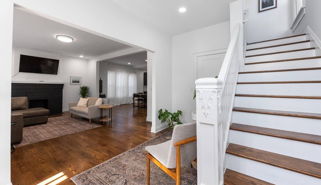 3 story, massive house in Central Columbus. Huge Kitchen!