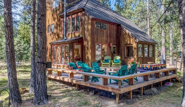 3 story modern mountain home sleeps 12 near the Glaze Meadow Rec Center