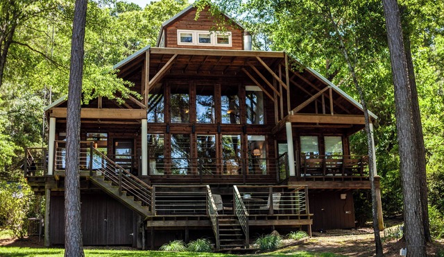 3 Story Peaceful Lakehouse on Lake Palestine-20 mins from Tyler/2 hrs from DFW