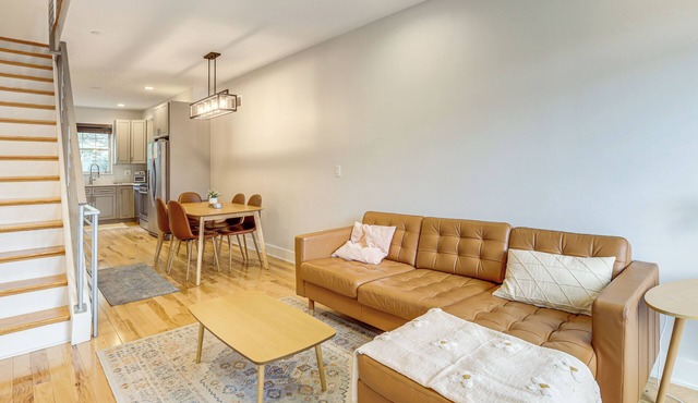 3-Story Philly Townhouse 2 Mi to University City!