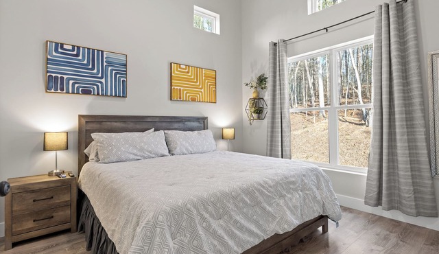 3 Stry Treehouse Chickamauga 20 min to Chatt Vistas