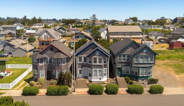 3 stunning water-view homes 1 block from beach with new hot tub-walk to Coast St