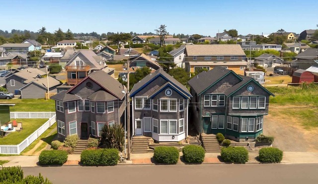 3 stunning water-view homes 1 block from beach with new hot tub-walk to Coast St