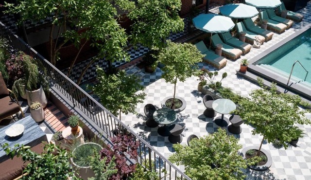 3 Stylish One Bedroom King Suite at Anna & Bel – Walk to Dining & Museums