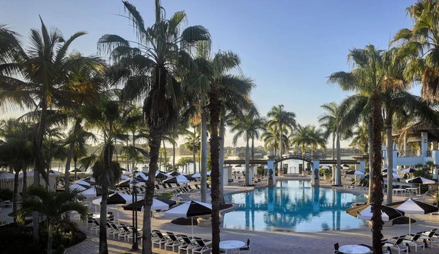 3 Stylish Units w/Private Balcony & Garden Views in Palm Beach