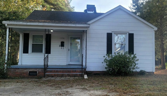 3 Sunflower Serenity Retreat 3 bedroom 1.5 bathroom, kitchen, laundry and shed