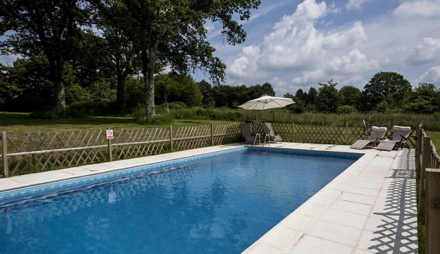 3 Superb Holiday cottages with exclusive use of 10x5 Pool