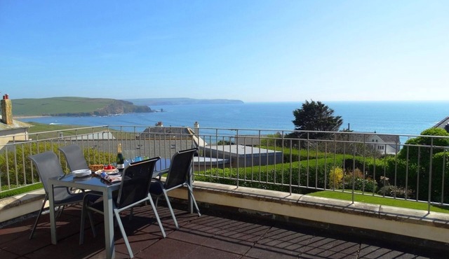 3 TARIFA, family friendly, country holiday cottage in Bigbury-On-Sea