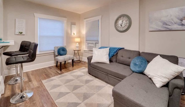 #3 The Cozy Corner Suite @ The Garland Suites