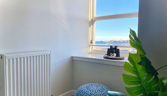 3 THE GRANARY, family friendly, country holiday cottage in Banff