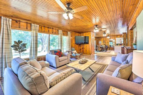 3-Unit Group Retreat! 2 Mi to Wolf Creek Boat Ramp