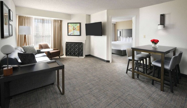 3 Units Close to The University Of Texas at Dallas! W/Pool Access & Breakfast!
