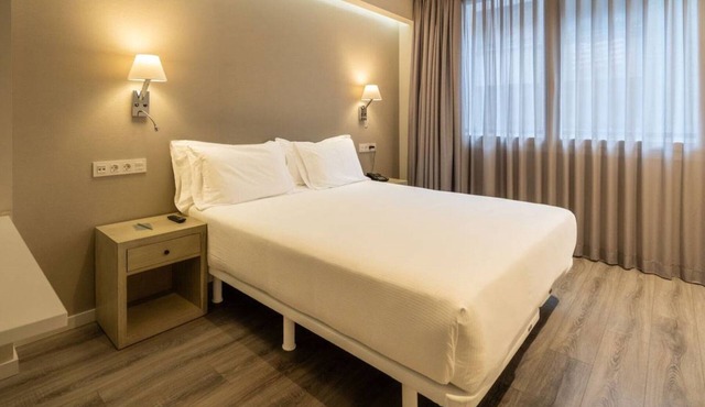 3 Units | Explore Bilbao's Wonders from a Modern Suite Near Guggenheim