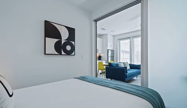 3 Units | Perfect Studio for Capitol Tours & SoCo Strolls in Central Austin
