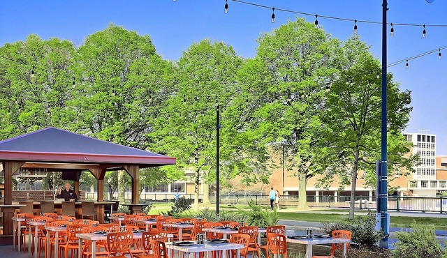 3 Units | Queen Beds | Close to Cambridge Sights