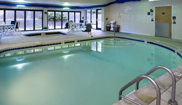 3 Units | Relaxing Mountain Stay near Hot Springs | Pool and Free Breakfast