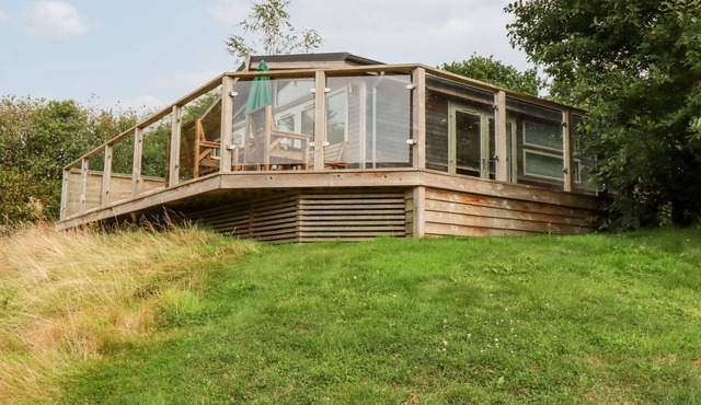 3 VALLEY VIEW, pet friendly, country holiday cottage in Lanreath