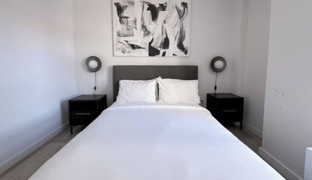 3 Welcoming Apartments Close to to MoMA PS1, Sculpture Center & Restaurants