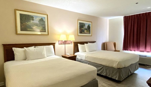 3 x Non-Smoking Two Queen Beds at FairBridge Inn Express Mt Vernon