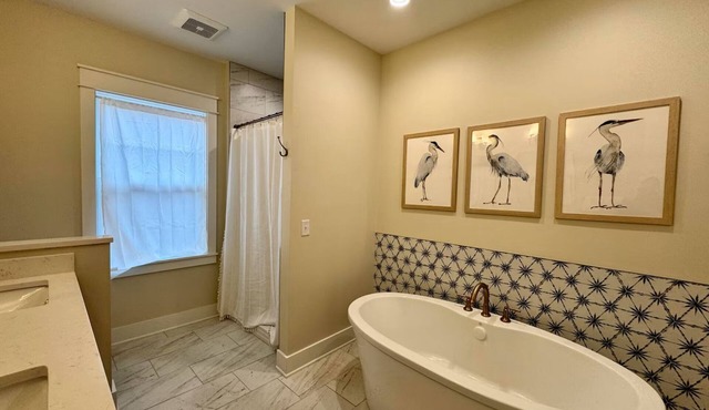 #3 Yellow Lakeview Suite A