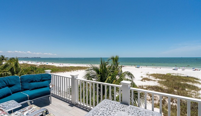 30/40 Island Haven: Two Units, Pool, Beach Proximity