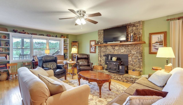 30 Acres of Mountainside Peace: Home in Marble