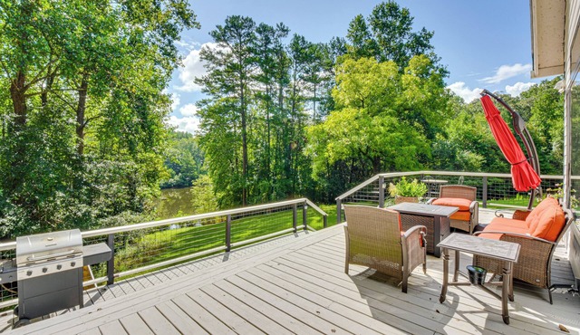 30 Acres & Pond: North Georgia Mtn Farmhouse