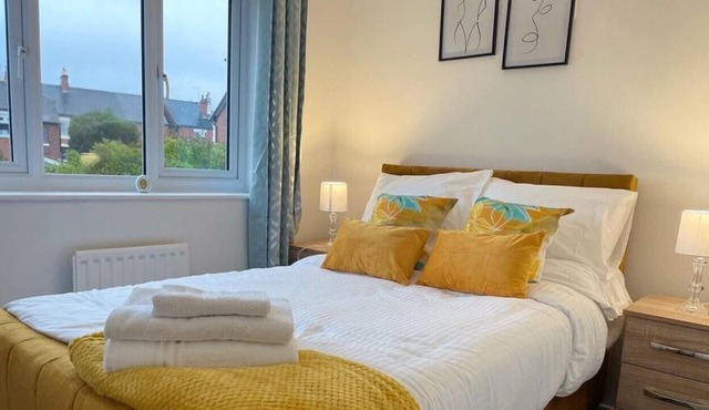 30 Barleyfields, Audley · Beautiful House & Free Parking