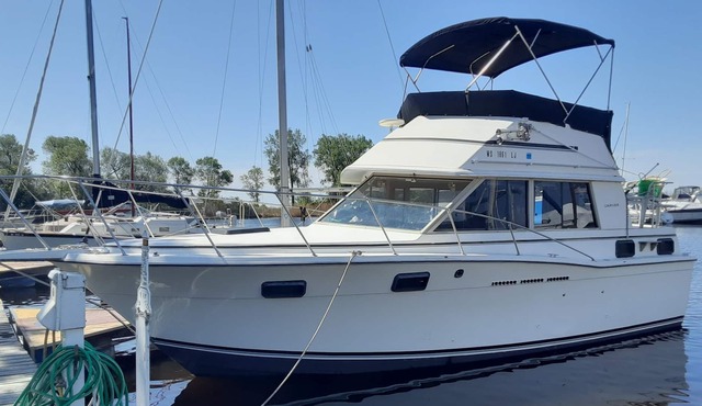 30' Carver 3007 Boat-tel