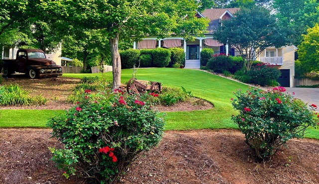 30 day+ Long term, Comfortable, Exclusive, Balcony Guest Suite, quiet.