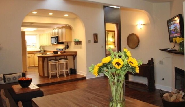 30 Day Min. Stay, Casa Rustica, Short Walk to Aquarium/Cannery Row,Lovers Point