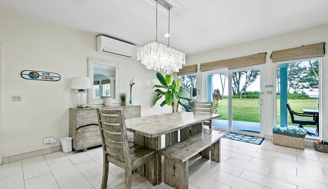 30 day Perfect “BEACHFRONT “ Getaway! Steps to the beach through the backyard